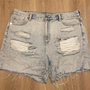 AE distressed high rise denim mom short
